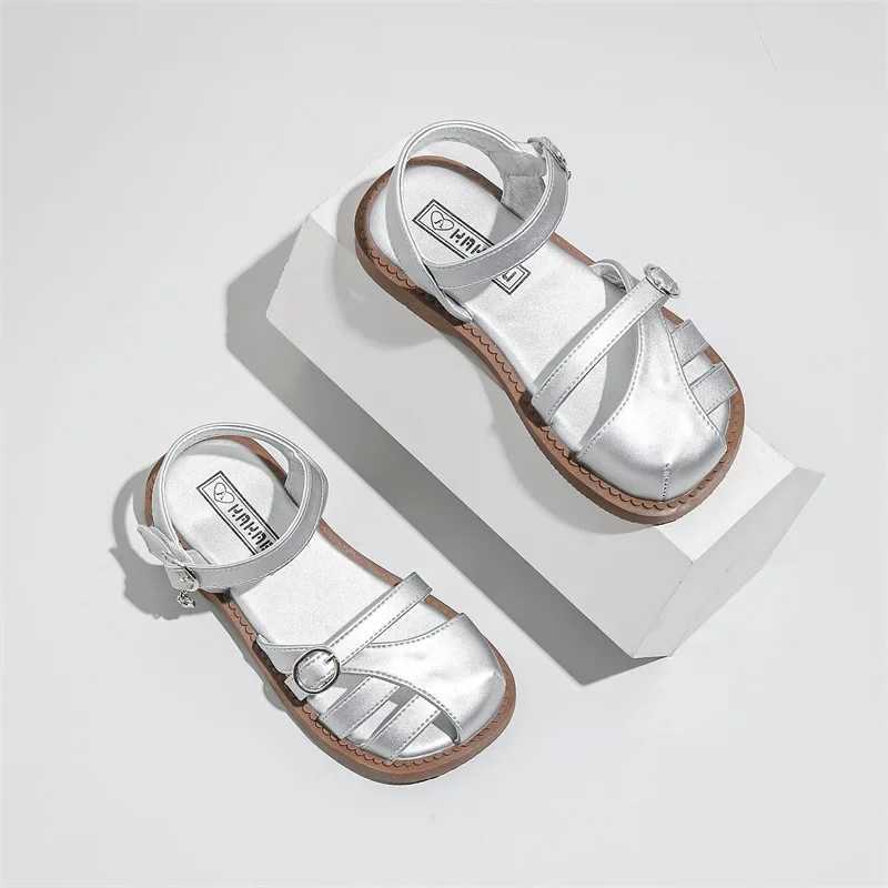 Fashionable girls sandals fashionable version comfortable and casual childrens shoes retro simple and exquisite girls flat shoes elegant princess shoe