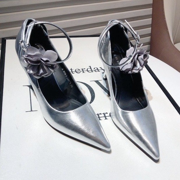 Women High Heel Design wer French Gentle Style Personalized Versatile Pointed NEW hot Toe Triple Black Sier Free shipping
