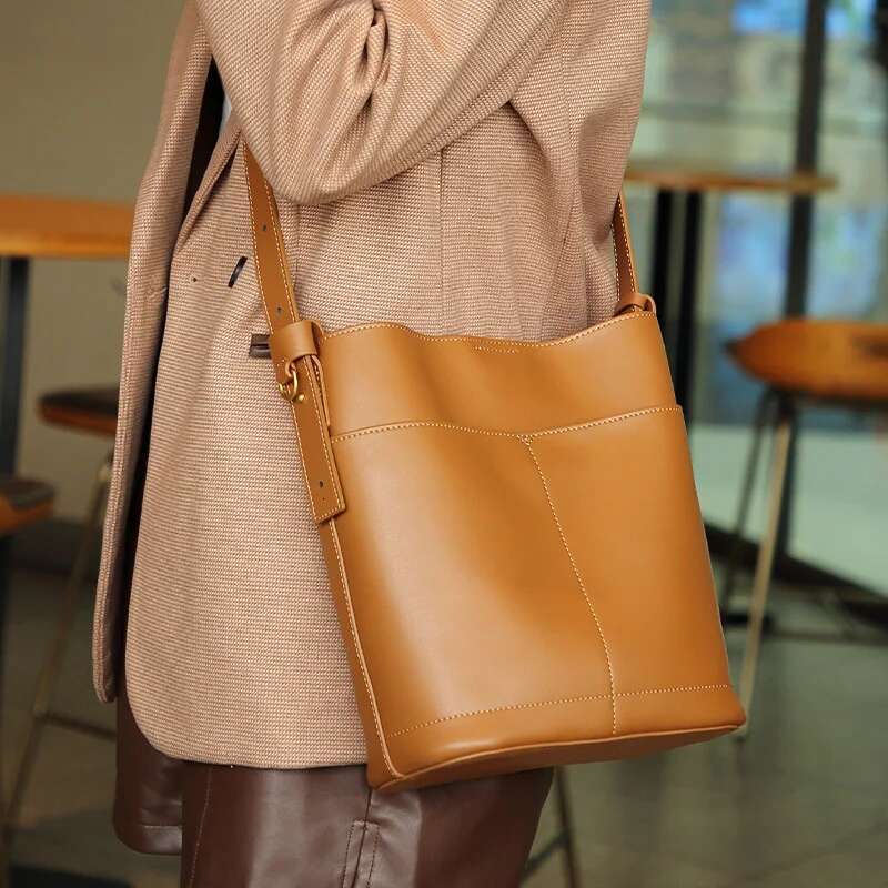 Bucket Female Large Capacity 2025 Leather Fashion All-In-One Atmosphere Work Armpit Crossbody Designer Bag