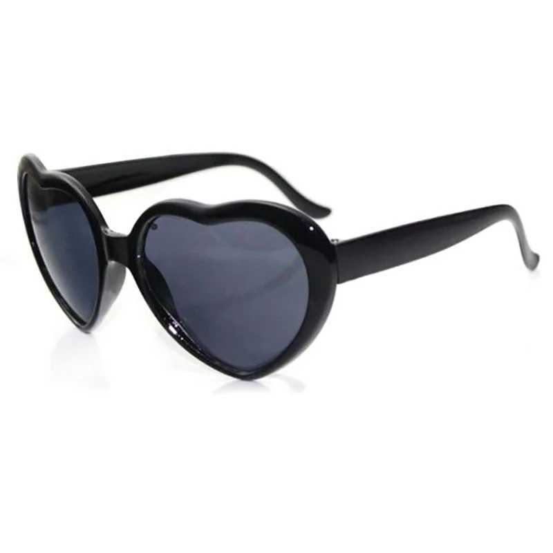 Love Heart Shaped Effects Glasses Watch Night Light Changes to Heart Shaped Diffuse Glasses Womens Fashion Sunglasses W250109