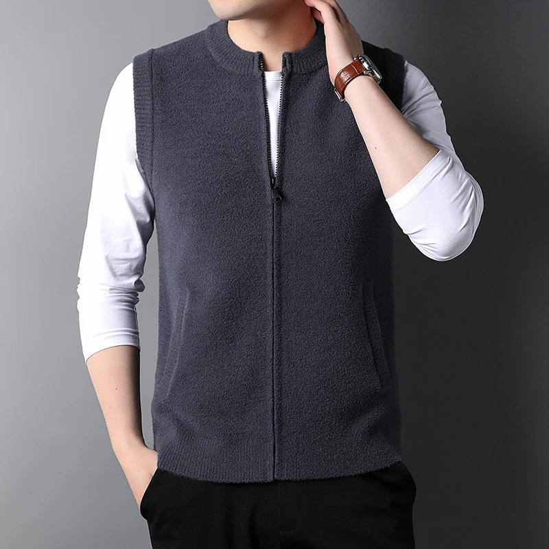 Top Grade Autum Winter Fashion Zipper Knit Cardigan Sweater Vest Men Retro Crew Woolen Sleeveless Casual Man Clothes 250107