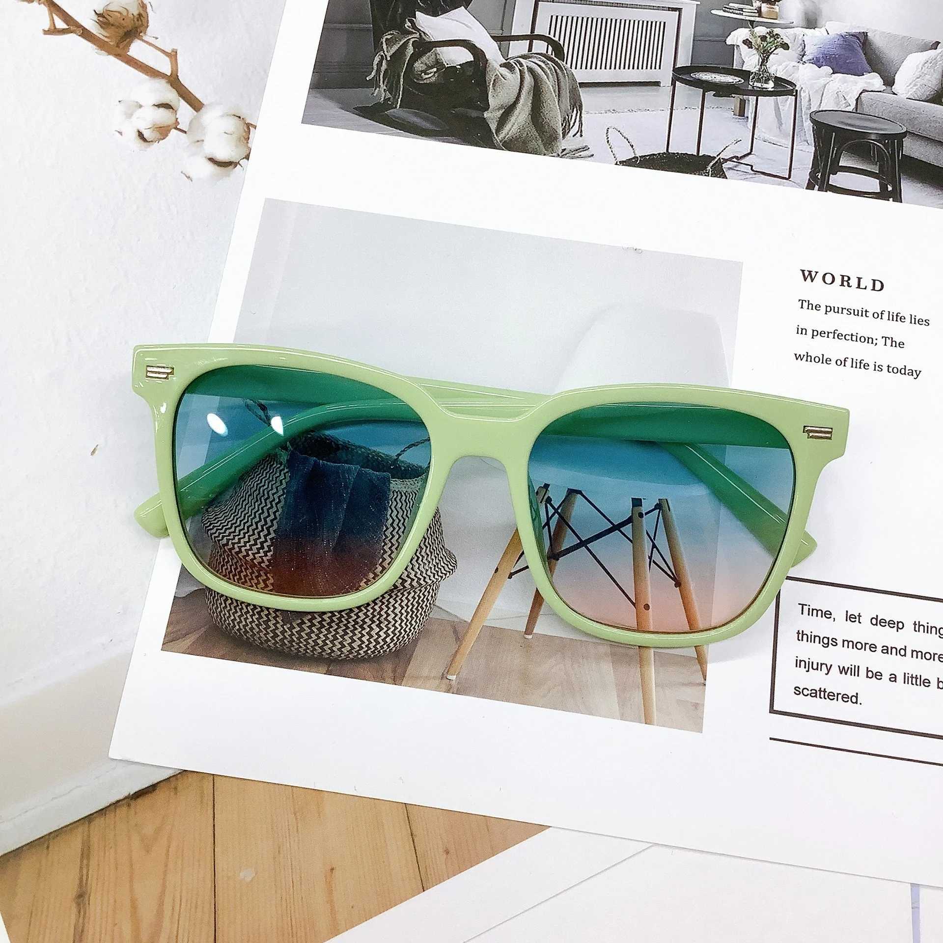 Childrens Sunglasses Fashion Classic Trendy Boys and Girls Sunglasses UV Glasses W250109