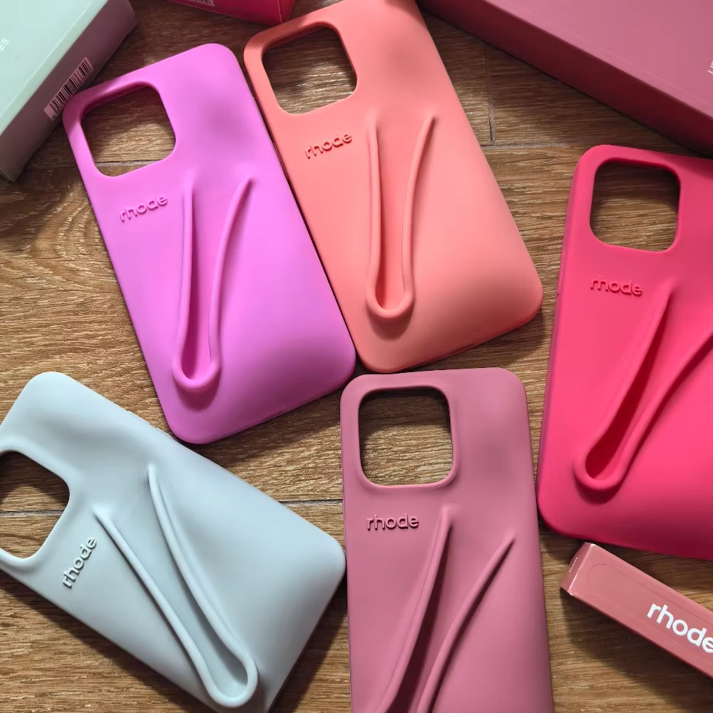 Gloss Phone Case Holder Fashion INS Designer Portable Lip Balm Tint Lipstick Makeup Clip Silicone Mobile Back Cover For iPhone 15 14 13 12 Pro Max