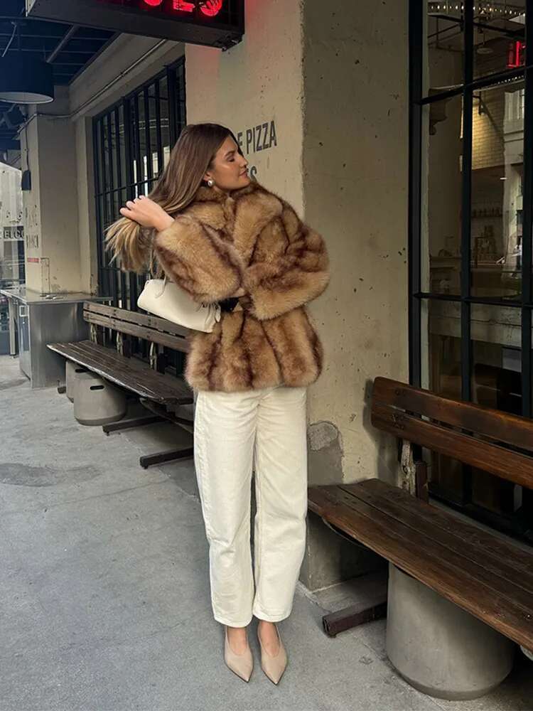 Vintage Faux Fur Loose Coat Women Thicken Full Sleeve Lapel Pocket Female Oversize 2025 Spring Warm Street Lady Outwear