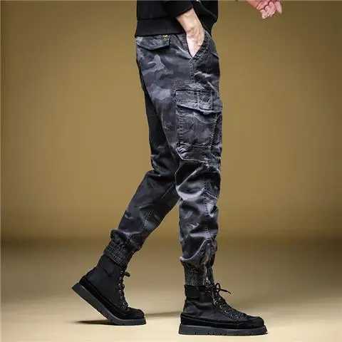 Mens lightweight luxury outdoor sports camouflage jeans durable harem style denim pants loose fit multi pocket cargo jeans; M250109