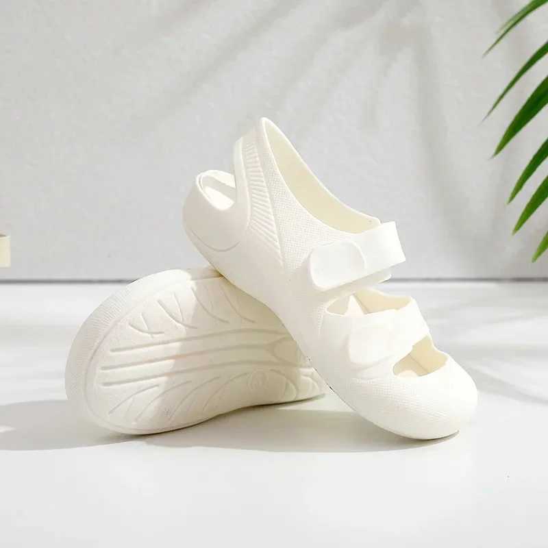 Childrens sandals with hollow closed toes breathable candy colored Roman sandals suitable for boys and girls soft and non slip childrens shoes W250108