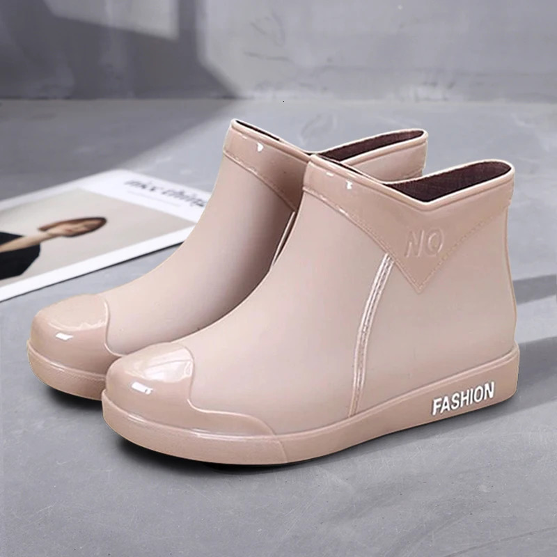 Rain Boots Womens Fashion Non-Slip Waterproof Short Tube Rubber Shoes Adult Rain Boots plus Velvet Warm Rain Shoes 250106