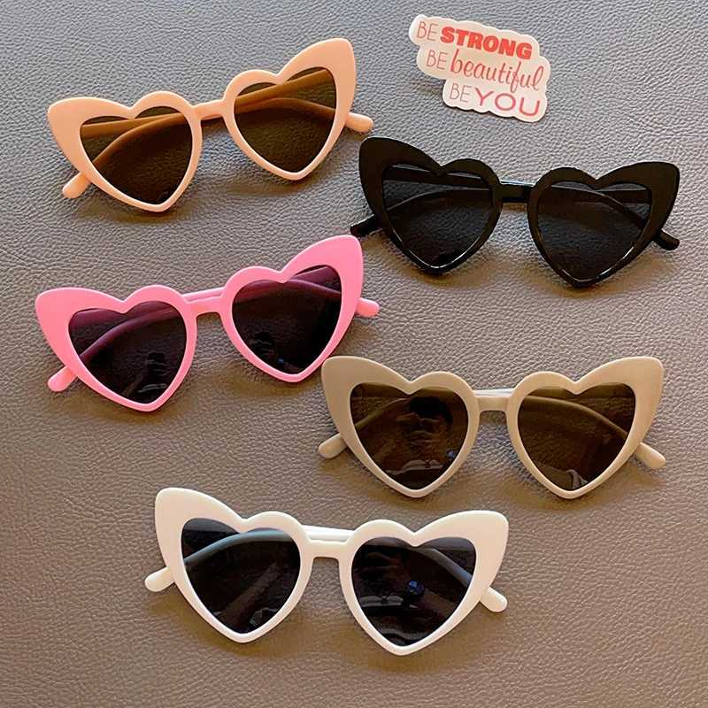 2024 New Childrens Fashion Color Special Heart shaped Sunglasses UV400 Outdoor Cute Protective Sunglasses for Boys and Girls Childrens Sunglasses W250
