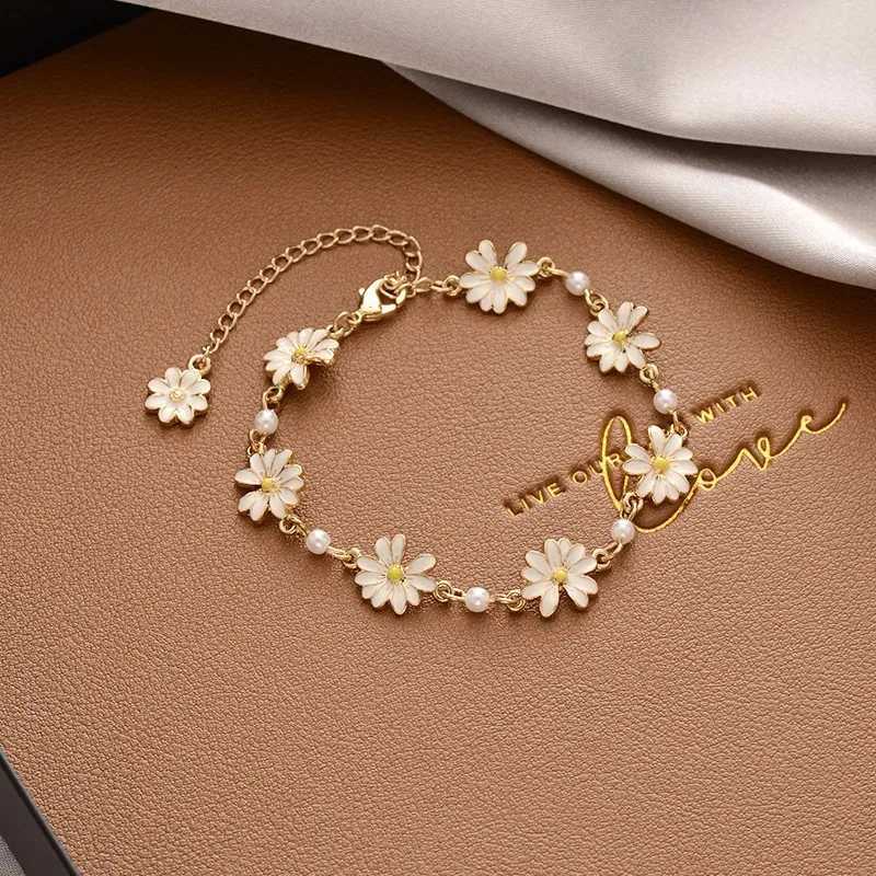 Classic Design Tren Pearl Beaded Chains Bracelets for Women Sweet Gold Color Stainl Steel Bangles Party Jewelry Girl GiftXJ250109