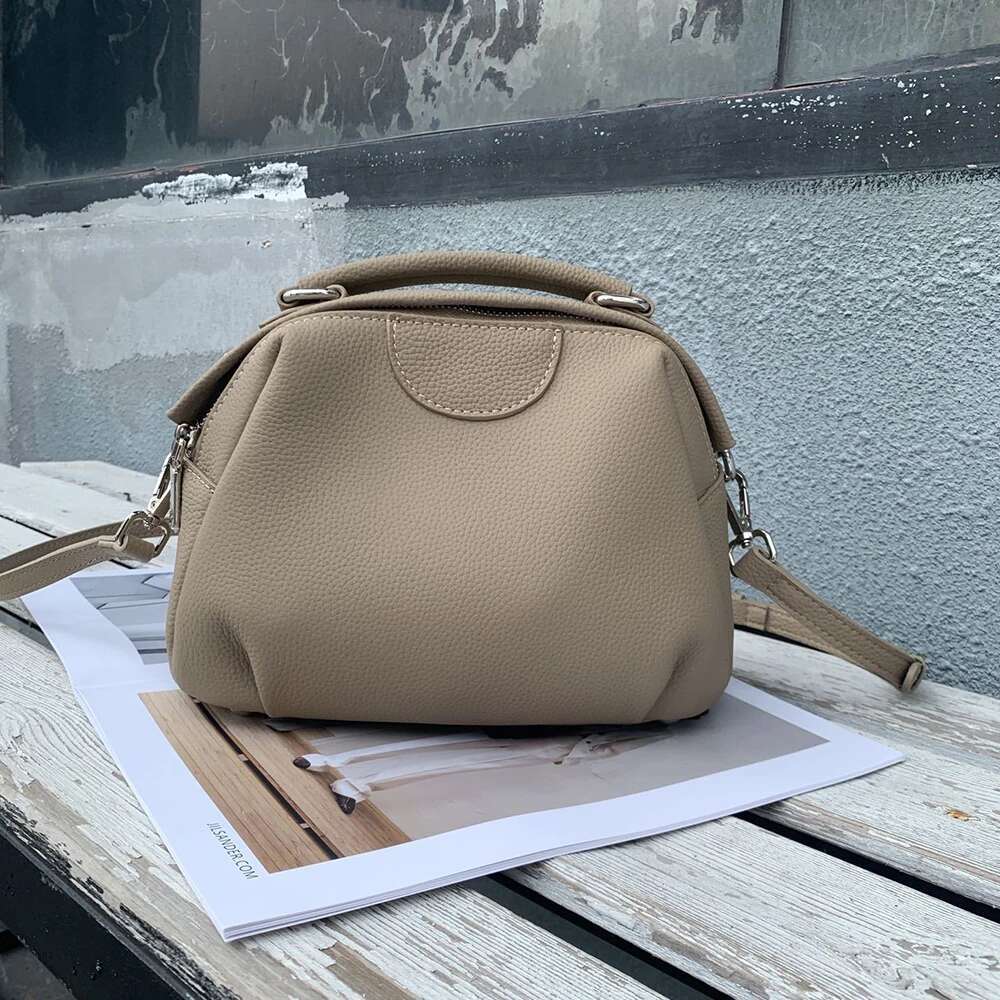 2025 New Popular Fashion Genuine Leather Shoulder Women's Large Capacity Crossbody Bag, Retro Handbag