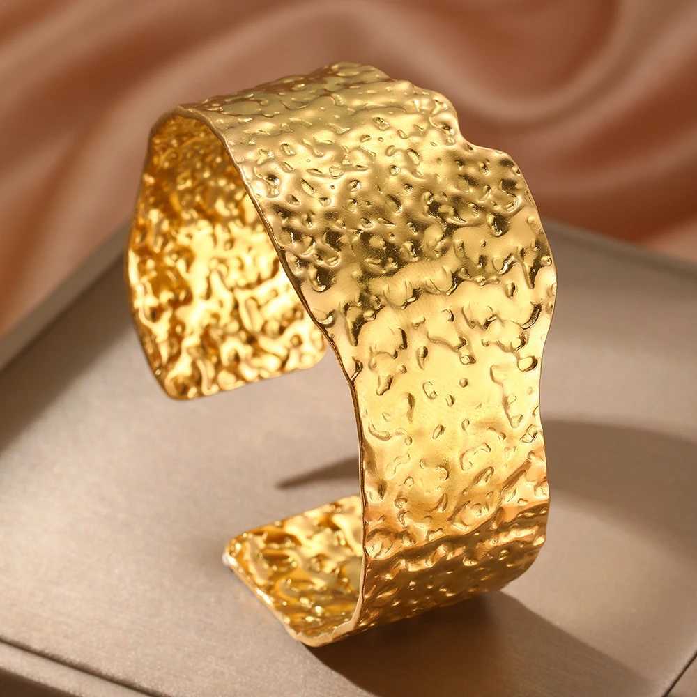 Stainl Steel Bracelets Fashion Hollow Flowers Bracelet Exaggerated Fine Bracelet For Women Jewelry Unique Gifts New PopularXJ250109