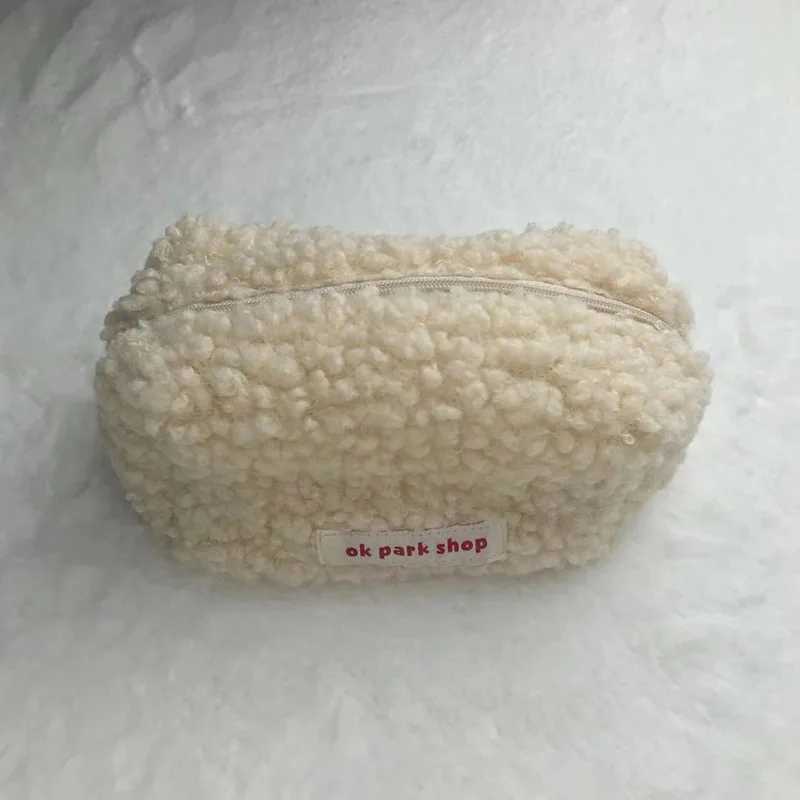 Home>Products>Beauty Bags>Plush Storage Bags>Cute Stationery Bags>Large Capacity Travel Makeup Bags W250109