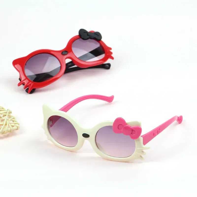 New Childrens Fashion Sunglasses Girl Cute Cat shaped Sunglasses Cute Boy Outdoor Sunglasses UV400 Oculos De Sol W250109