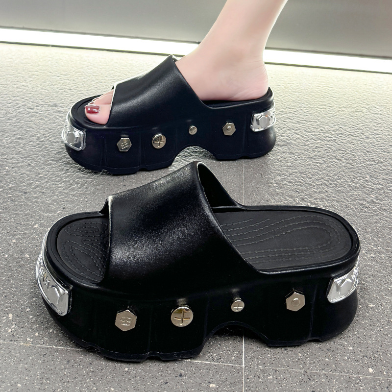 Free Shipping 2025 new slides designer Slippers womans sandals Platform Thick soled rivet shoes Indoor home outdoor women 4a50 7d5d bfd