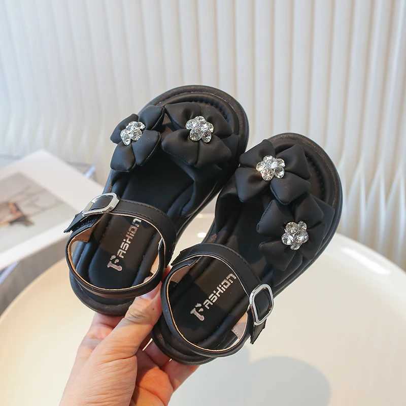 2024 Summer Girls and Childrens Sandals Fashionable and Comfortable Sweet Flower Rhinestone Soft soled Anti slip Princess Leather Shoes W250108