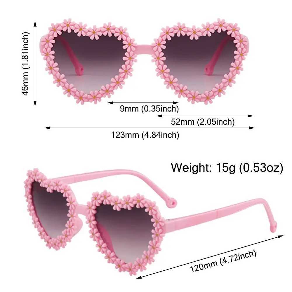 Heart shaped Childrens Daisy Sunglasses 3-18 Years Sunscreen Childrens Shadows Retro Disco Festival Par Glasses W250109
