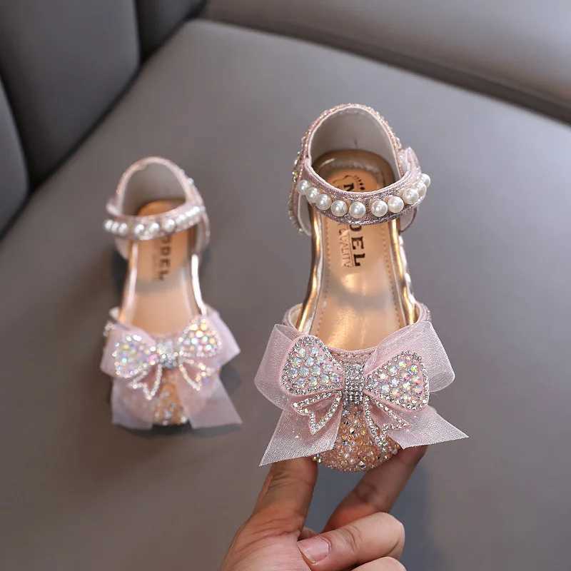 Princess girl silver sandals bow sandals summer new pearl sequins rhinestone Par wedding non slip flat shoes W250108