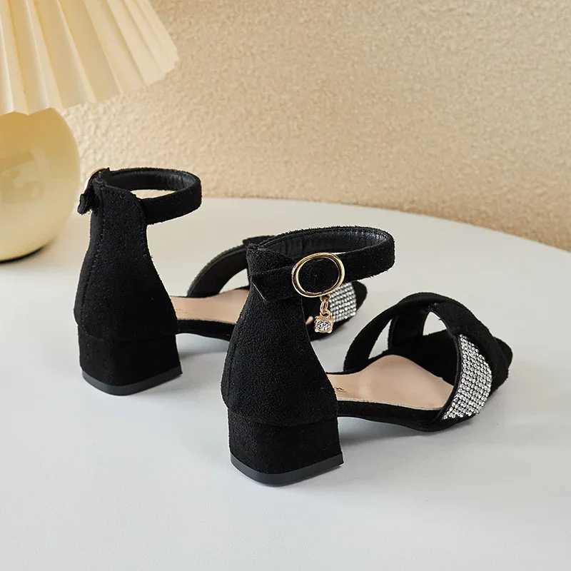 Children Mary Janes for Par Wedding Shows Low Boots Wrinkled Rhinestone Fashion Girls Sandals Classic Red Childrens Shoes PU 2024 New Edition W250108