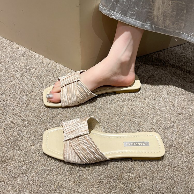 2025 hot Women Slippers Fashion Flat Bottom New Korean Version Versatile Outerwear Leisure Style Triple Black Beige Pink Green Free shipping