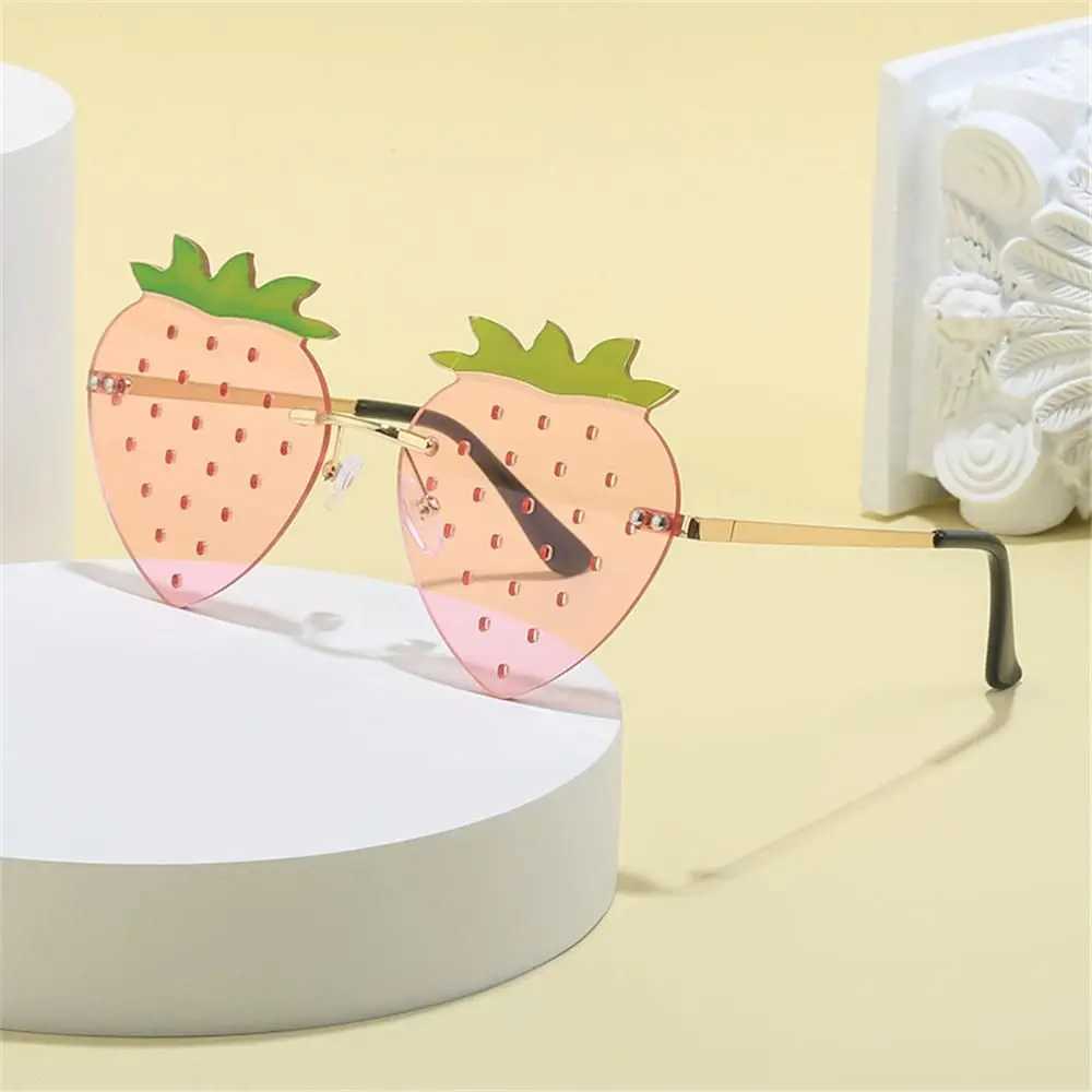 Interesting Strberry Glasses Christmas Decorative Glasses Par Glasses Sunglasses Fashion Strberry Shape Borderless Sunglasses W250109