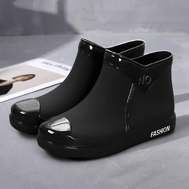 Rain Boots Womens Fashion Non-Slip Waterproof Short Tube Rubber Shoes Adult Rain Boots plus Velvet Warm Rain Shoes 250106