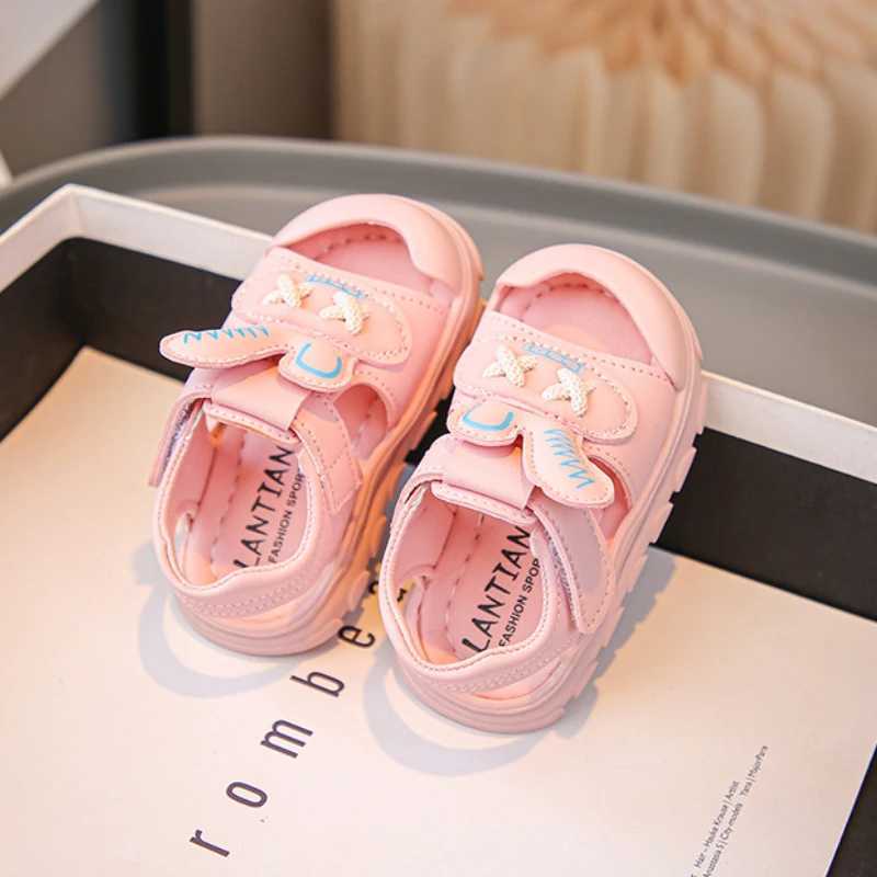 2024 Summer New Baby Cute Sandals Soft Bottom Non slip Beach Shoes Childrens Rabbit Girls Shoes Kick Prevention Walking Shoes W250108