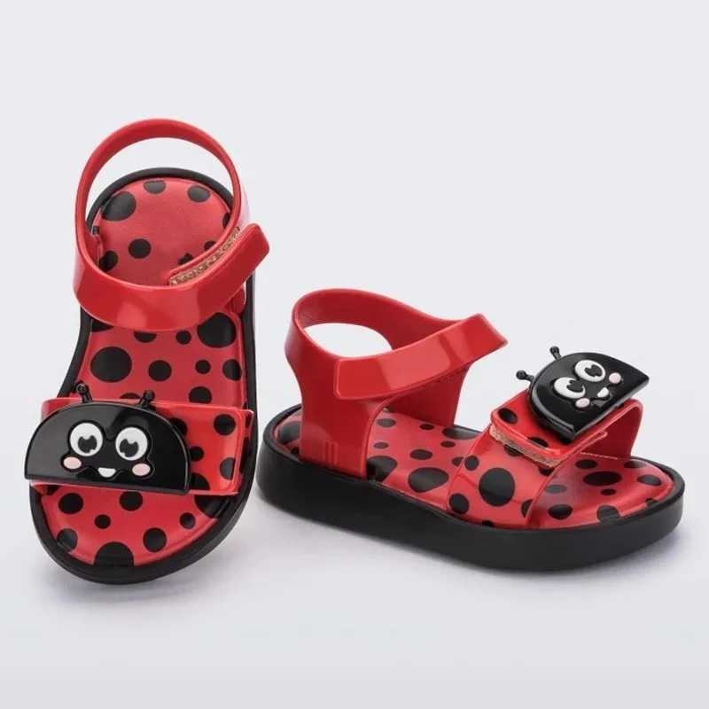 Hot selling new childrens jelly shoes summer 2024 boys and girls lightweight sandals baby cute beach shoes MN069 W250108