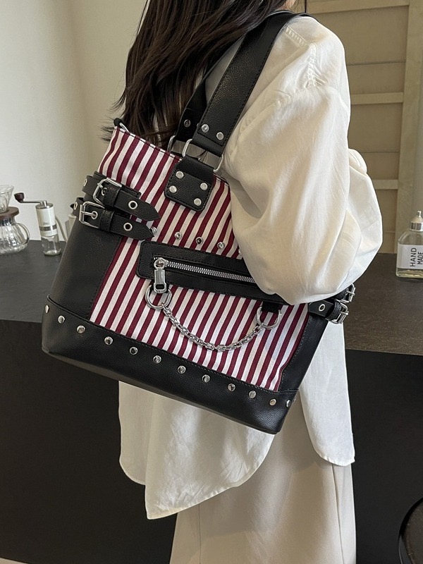 New Casual Designer Handmade Leather Men's Black Rivet Outdoor Travel Real Cowhide Women Schoolbag