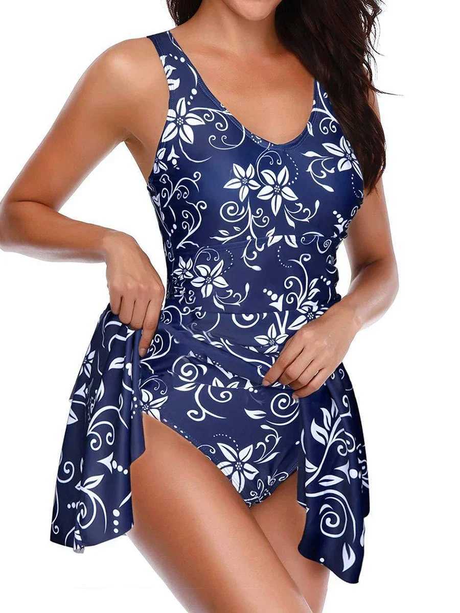 2025 New One Piece Swimsuit Women Swimdr Padded Plus Size Swimwear Fa Sexy Bathers Bathing Swimming Suit Beachwear XXLXJ240108