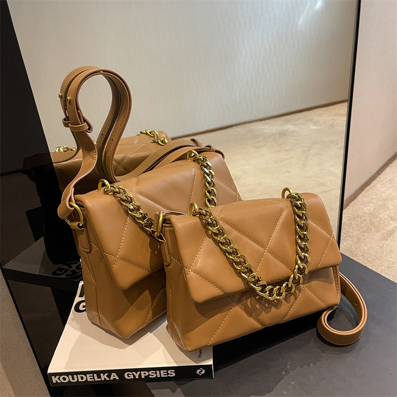 This Year's Popular Handbag, Hand-Held Chain Shoulder 2023 Spring New Korean Version Armpit Bag, Crossbody Bag