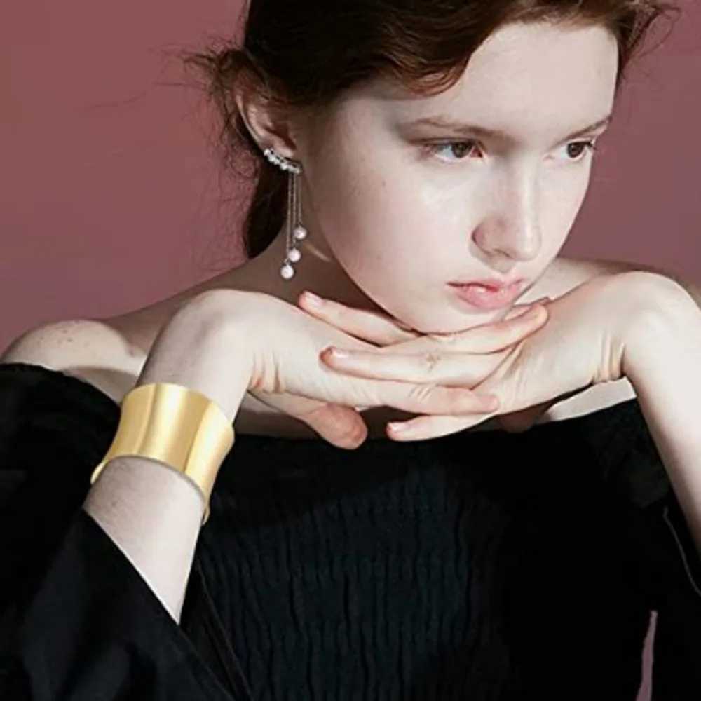 Wide Open Bangle Bracelet for Women Gold Silver Color Wrist Wr Bracelet Girls Jewelry Pulseras De Acero Inoxidable BransoletkaXJ250109