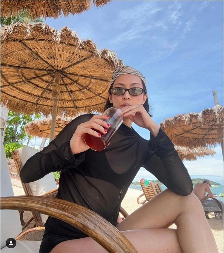 New 2025 Swimsuit Fairy Charm Cover Waist Slimming Seaside Long Sleeve Small Chest Three Piece Set Designer Swimsuit Gathering Hot Spring Vacation
