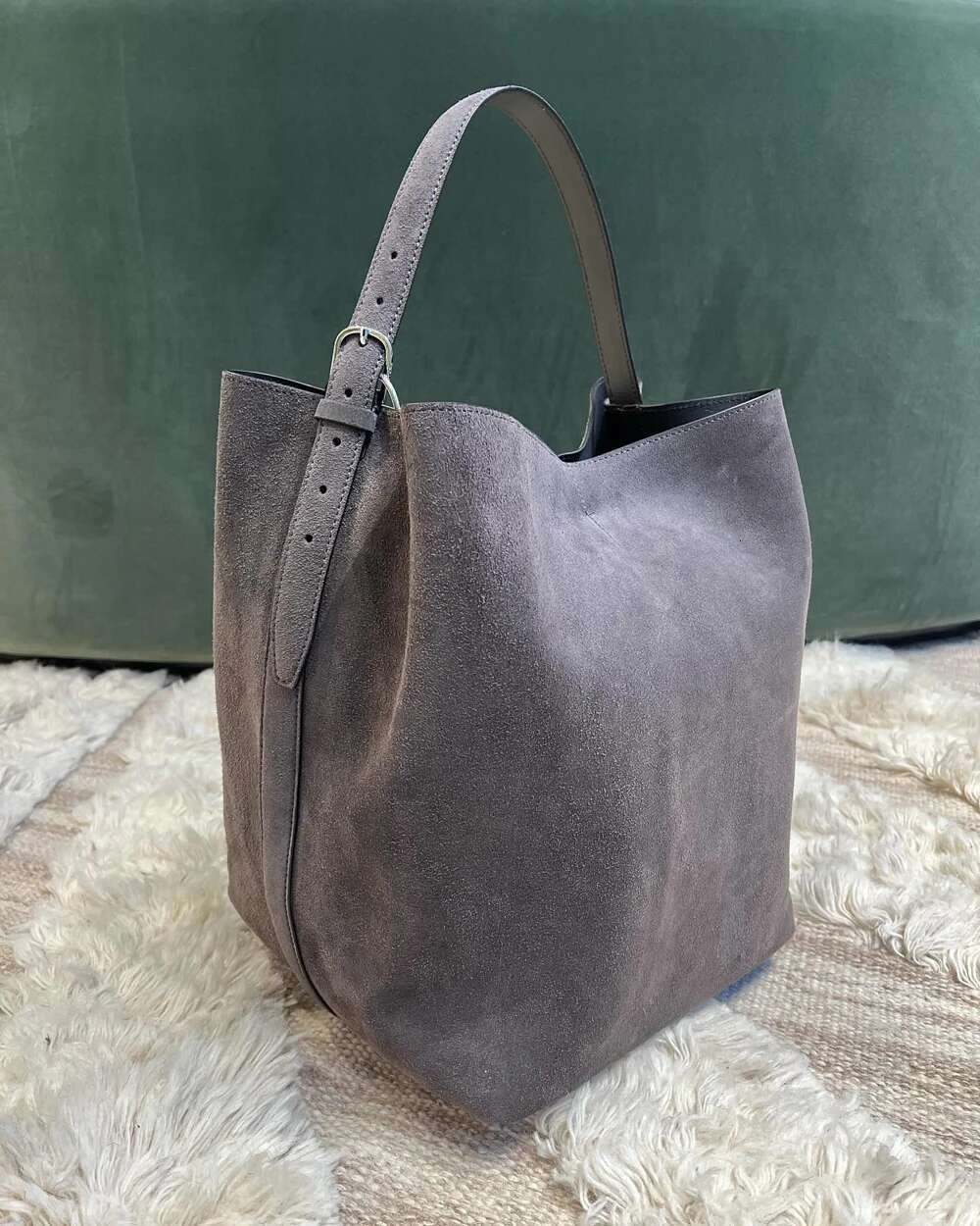 2024 Large Capacity Handbag Urious Frosted Suede Women's Shoulder Bag Commuting Tote Cowhide Bucket Pouch