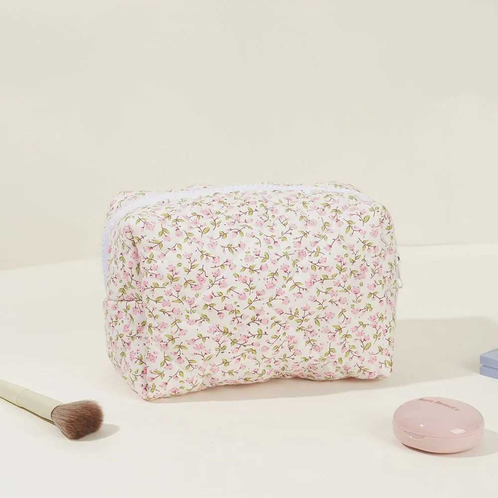 Home>Products>Flower Fluffy Wrinkle Makeup Bag>Flower Fluffy Wrinkle Makeup Bag W250109