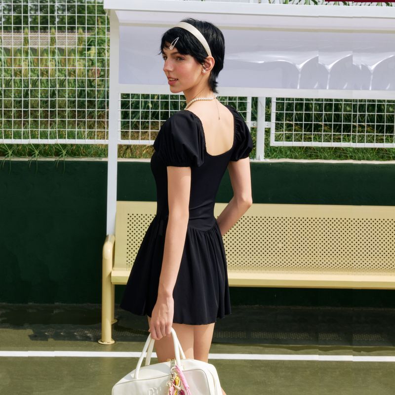 2025 girls' new swimsuit cute U-neck one-piece swimsuit slightly chubby short sleeved women's swimming skirt hot spring designer trendy beac