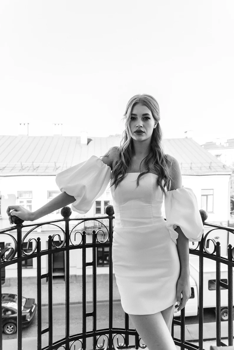 Elegant Short Wedding Dresses Strapless Detachable Puff Sleeves Open Back Satin Bridal Gown Women Above-Knee Vestidos De Noiva