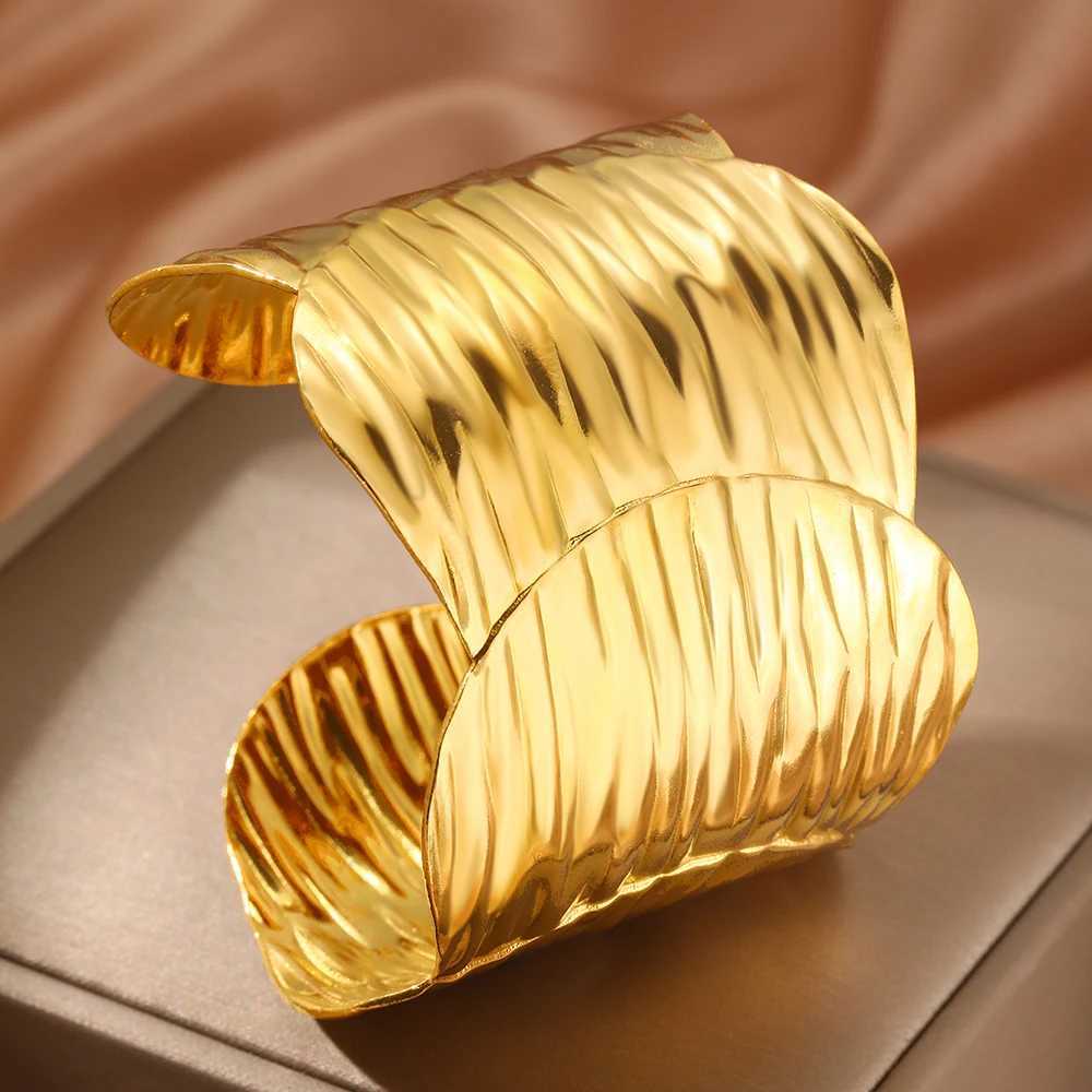 Stainl Steel Bracelets Fashion Hollow Flowers Bracelet Exaggerated Fine Bracelet For Women Jewelry Unique Gifts New PopularXJ250109