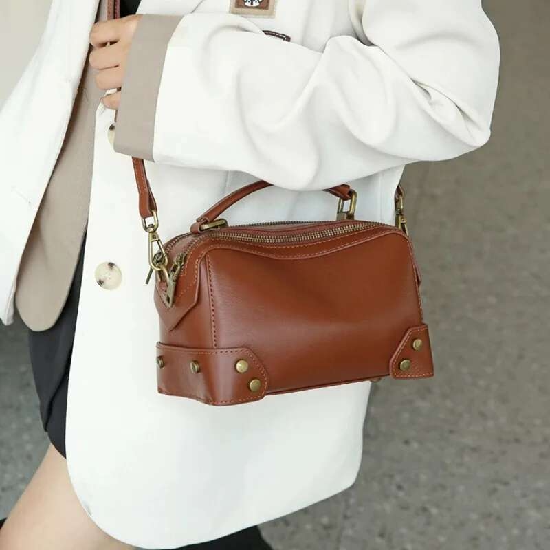 2025 Soft Crossbody Fashion Leather Female Baotou Layer Cowhide Portable Designer Bag