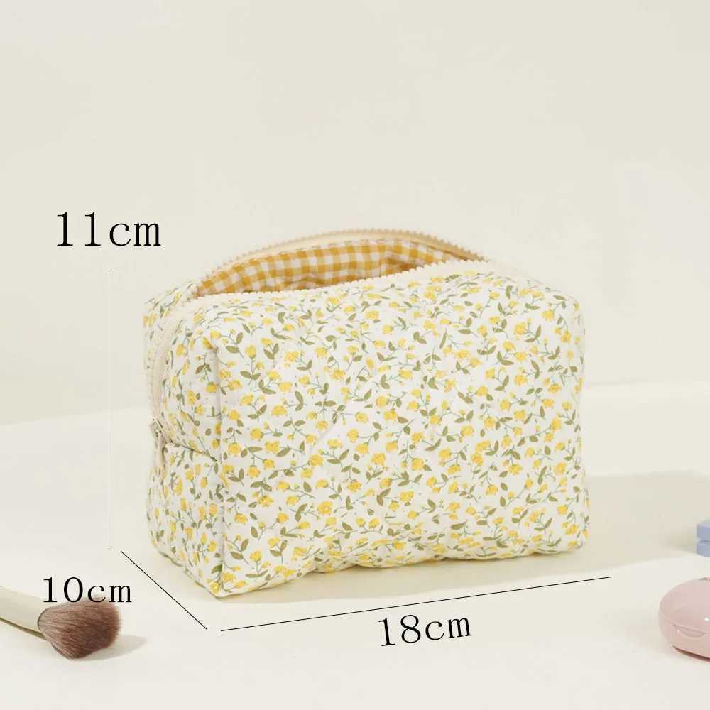 Home>Products>Flower Fluffy Wrinkle Makeup Bag>Flower Fluffy Wrinkle Makeup Bag W250109