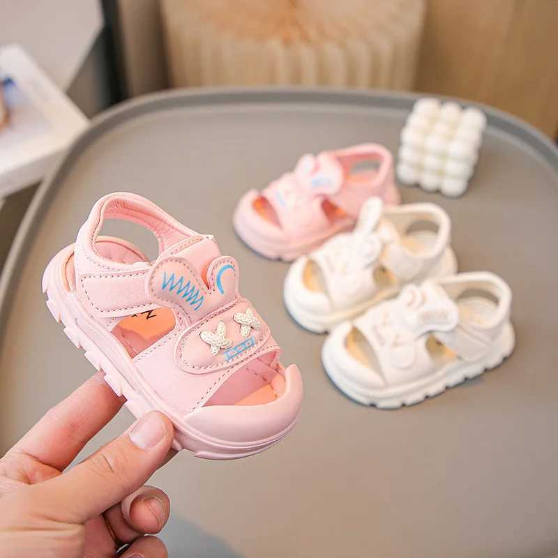 2024 Summer New Baby Cute Sandals Soft Bottom Non slip Beach Shoes Childrens Rabbit Girls Shoes Kick Prevention Walking Shoes W250108