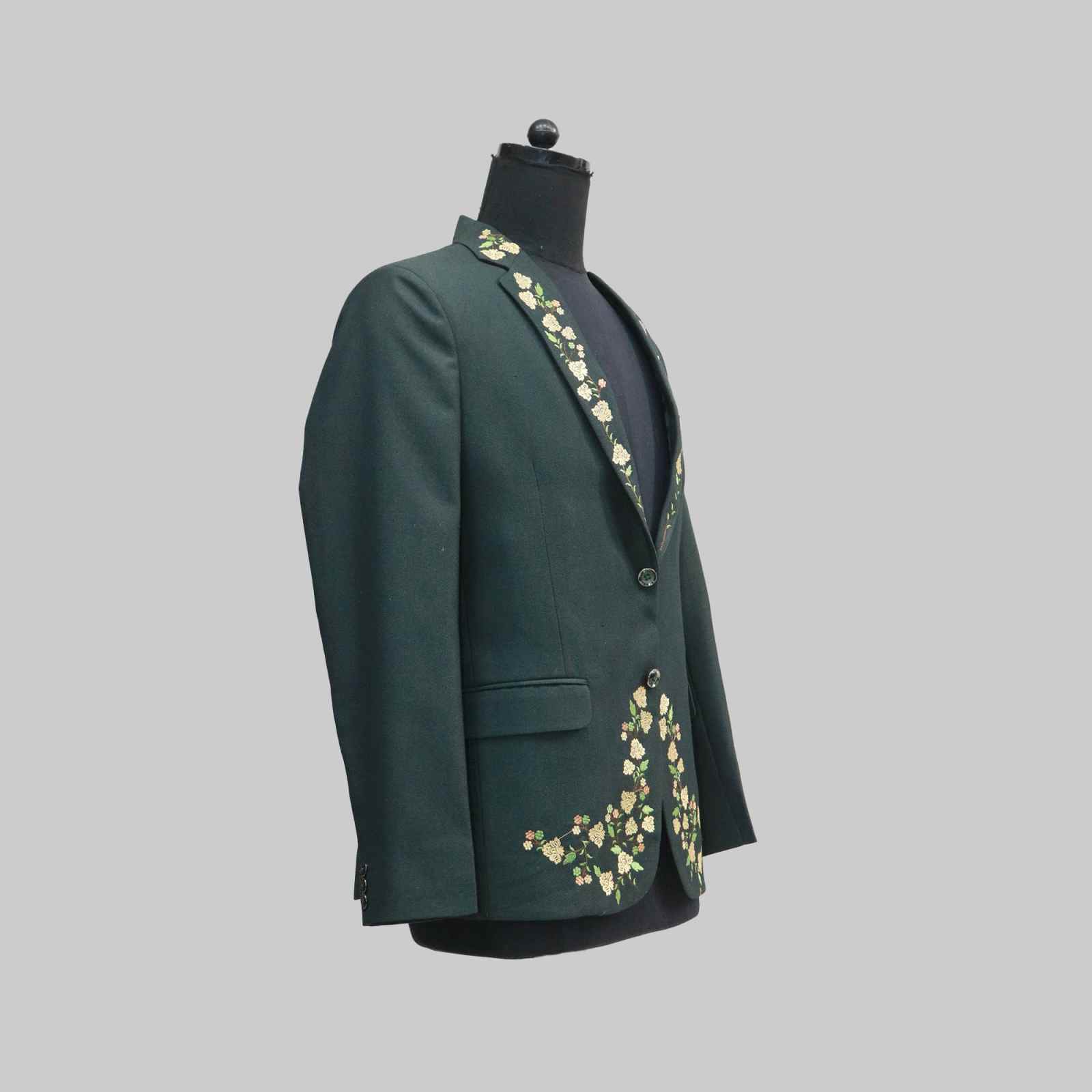 Classic Customized Slim Fit Groom Tuxedos Designer New Fashion Mens Jackets Appliques Two Button Notched Lapel Business Pockets Bridegroom Tailor Made