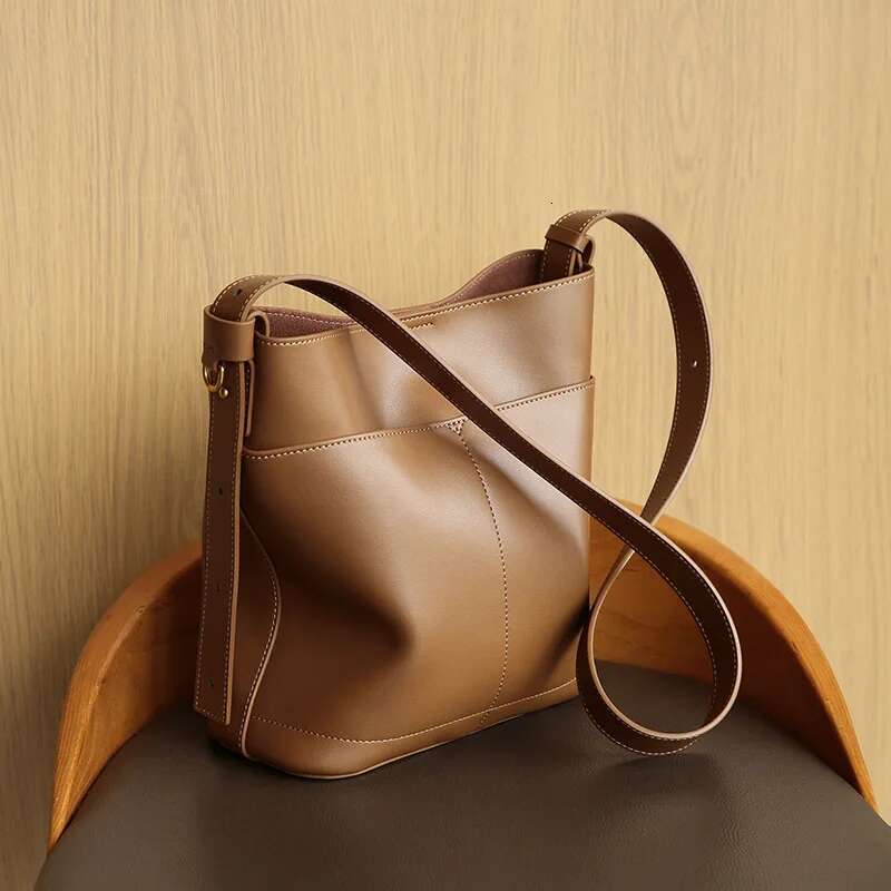 Bucket Female Large Capacity 2025 Leather Fashion All-In-One Atmosphere Work Armpit Crossbody Designer Bag