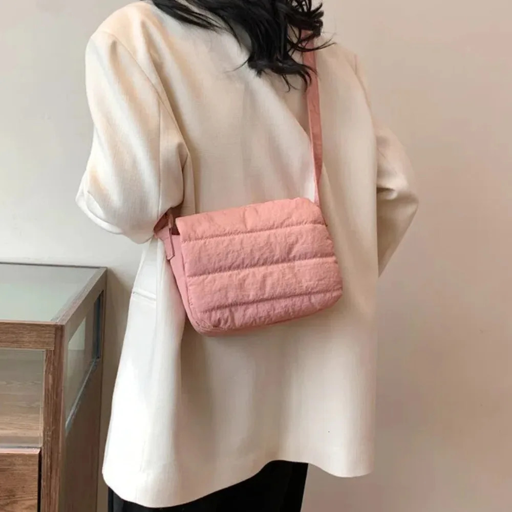 Square Quilted Cotton Shoulder Bag Nylon Wide Straps Puffer Tote Lightweight Flip Up Puffy Handbag Women 250107