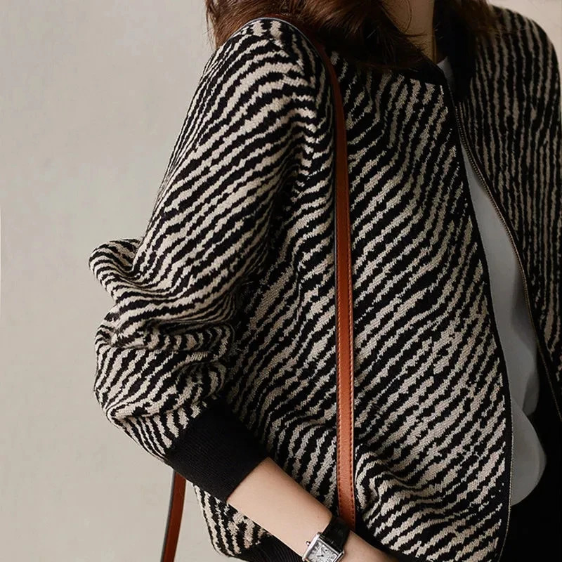 Elegant Striped Bomber Jackets Women Baseball Collar Knitted Outerwear Korean Fashion Cropped Coats Mother Spring Jacket 250109