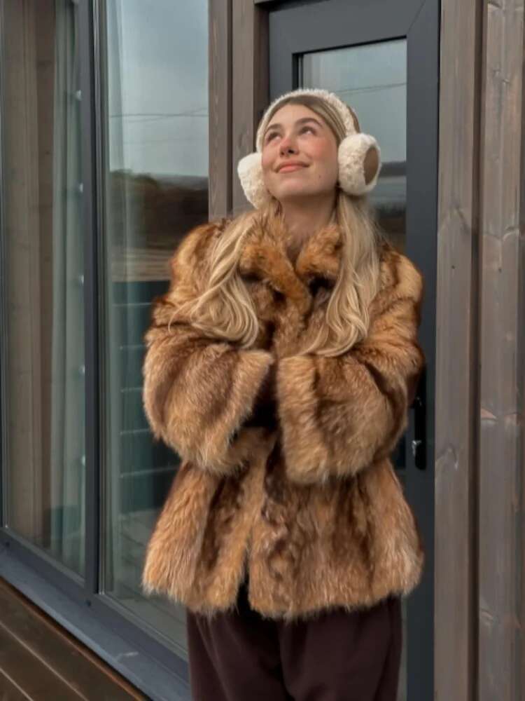 Vintage Faux Fur Loose Coat Women Thicken Full Sleeve Lapel Pocket Female Oversize 2025 Spring Warm Street Lady Outwear