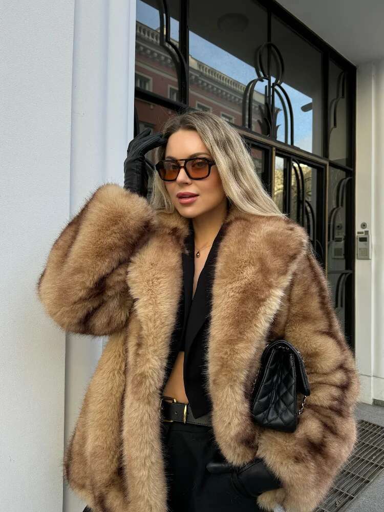 Vintage Faux Fur Loose Coat Women Thicken Full Sleeve Lapel Pocket Female Oversize 2025 Spring Warm Street Lady Outwear