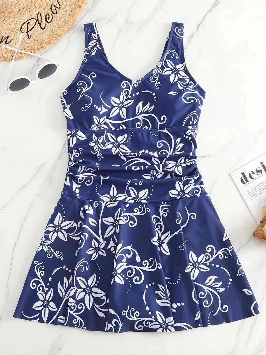 2025 New One Piece Swimsuit Women Swimdr Padded Plus Size Swimwear Fa Sexy Bathers Bathing Swimming Suit Beachwear XXLXJ240108