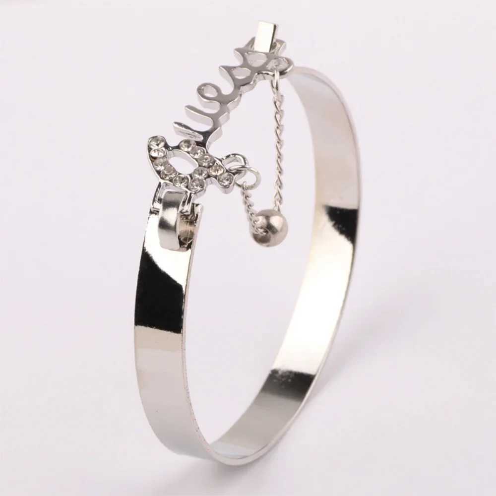 Womens Metal Bracelet Letter Alloy Band Crystal Pendant Hot Selling Jewelry Fashion JewelryXJ250109