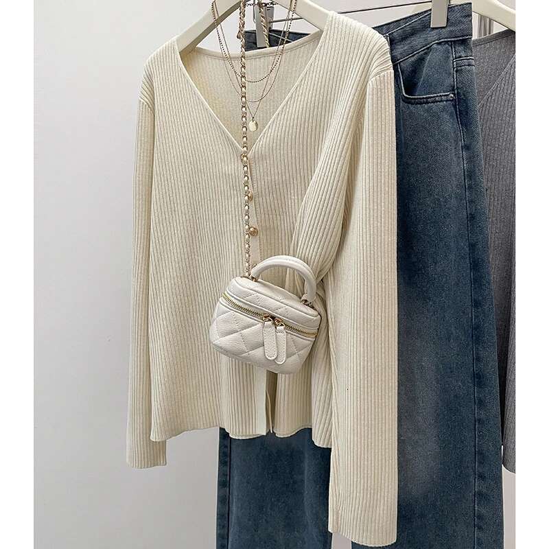 Plus Size Women's Clothing Autumn Winter New Knitwear Sweater Loose Fitting V-Neck Cardigan Long Sleeved Warm Jacket For Women