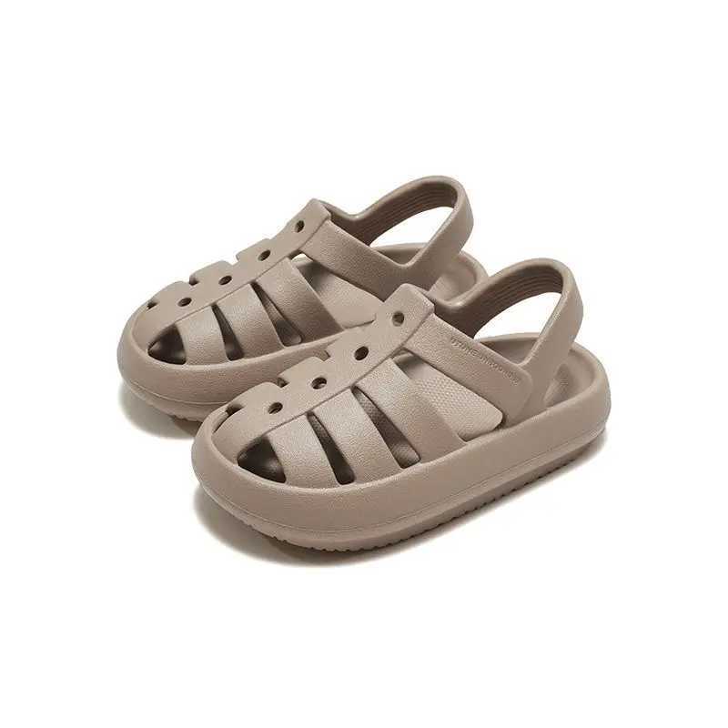 Childrens Roman sandals summer breathable hollow childrens shoes boys and girls anti slip soft soled beach shoes W250108